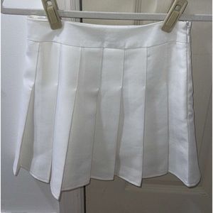 White pleated Amazon tennis skirt. Size small. $15